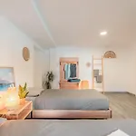 Surfinn Lisbon 4* Costa de Caparica