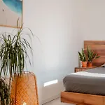 Surfinn Lisbon Bed & Breakfast 4*