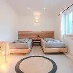 Surfinn Lisbon Bed & Breakfast Costa da Caparica