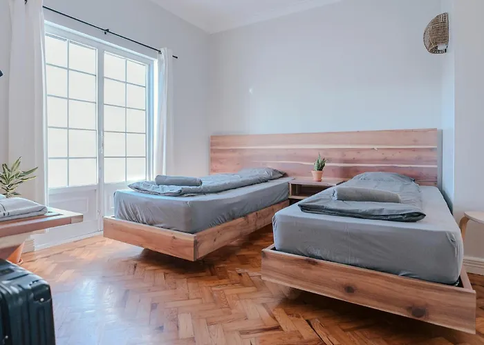Surfinn Lisbon 4* Costa de Caparica