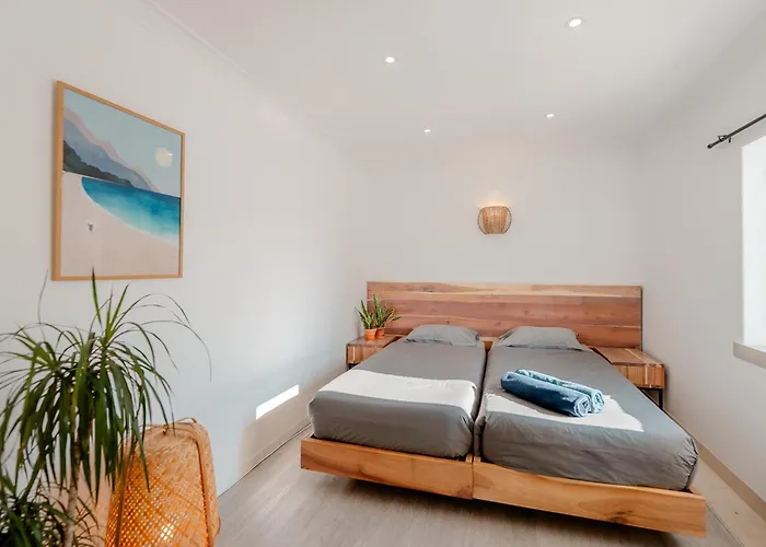 Surfinn Lisbon Bed & Breakfast 4*