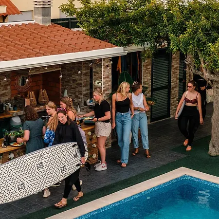 Surfinn Lisbon B&B 코스타 다 카파리카