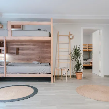 B&B Surfinn Lisbon 코스타 다 카파리카