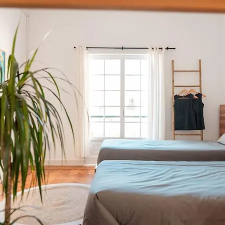 B&B Surfinn Lisbon 4*